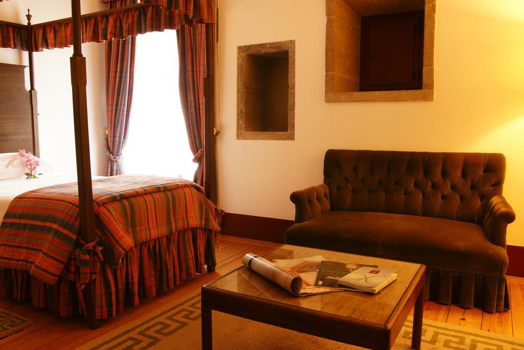 Pousada Mosteiro De Гімарайнш Номер фото A room at the hotel