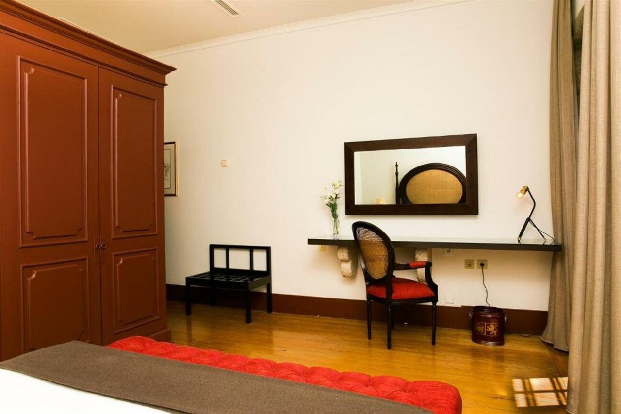 Pousada Mosteiro De Гімарайнш Екстер'єр фото A room at the hotel